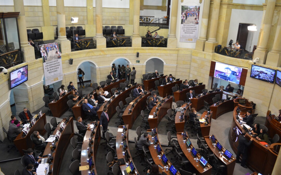 80 senadores contra la venta de Isagén