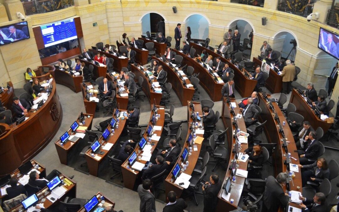 El senado aprobó en segunda vuelta reforma de equilibrio de poderes