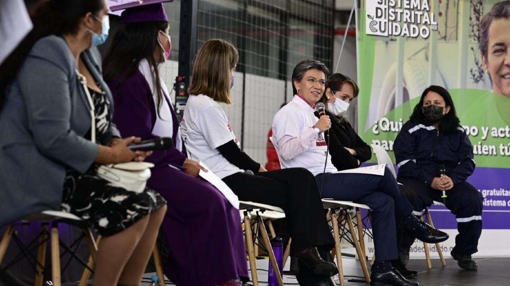 Mujeres  más empoderadas,libres de violencia y exceso de carga de cuidado