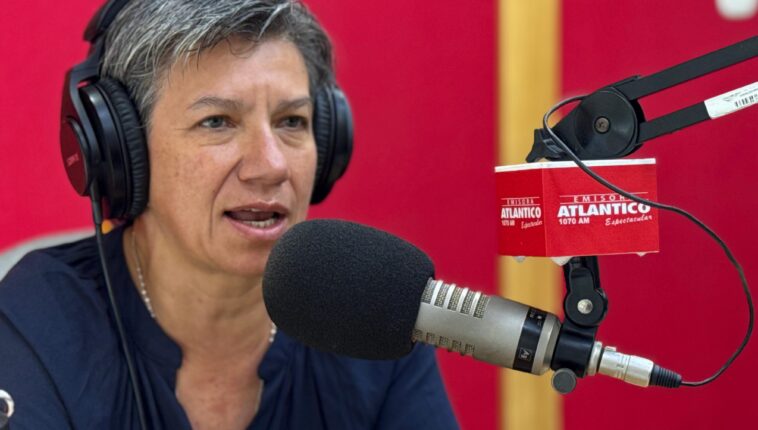 Claudia López pide a Uribe aceptar fallo y cuestiona a congresistas que atacan a jueza Heredia