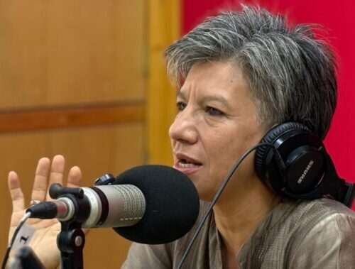 “Hay que sacar al país del petrismo y del uribismo”: Claudia López