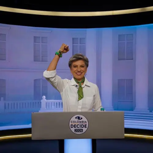 Mujeres, educación y campo, temas de Claudia López