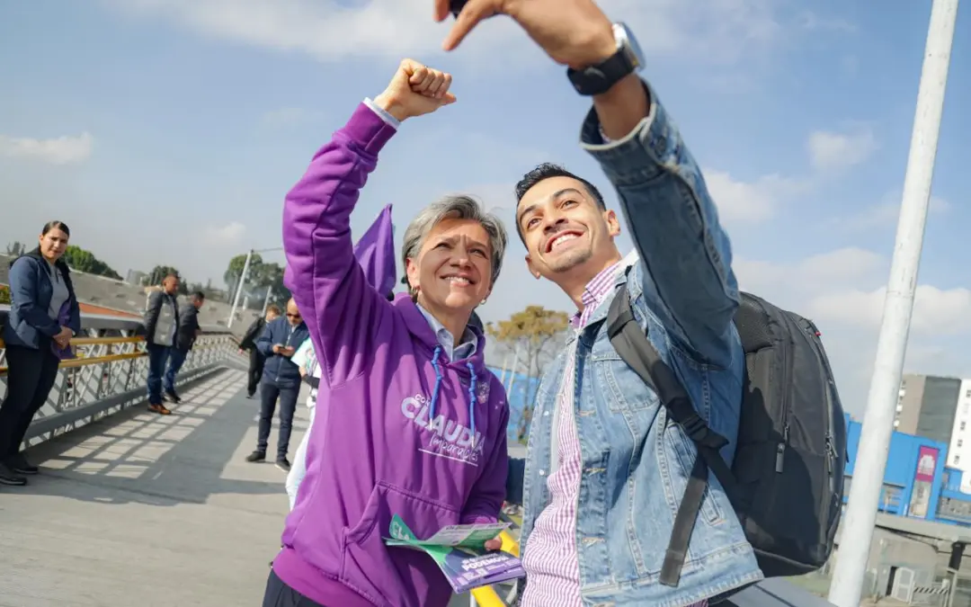 Claudia López afirma: A los rolos nos encanta el frío que hace por estos días en mi amada Bogotá.❄️💜
