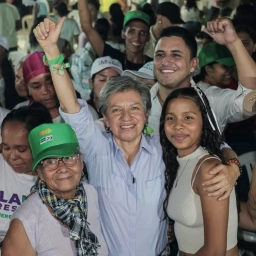 CLAUDIA LOPEZ CONSULTA SOL